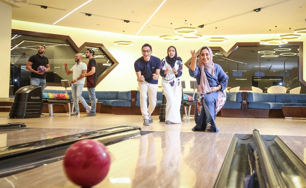 เบย์ ลา ซัน โฮเต็ล แอนด์ มารีนา Hotel King Abdullah Economic City ภายนอก รูปภาพ Bowling at the Grand Millennium Hotel, Tehran