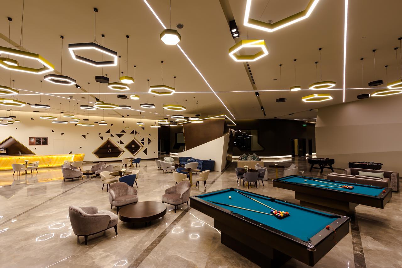 เบย์ ลา ซัน โฮเต็ล แอนด์ มารีนา Hotel King Abdullah Economic City ภายนอก รูปภาพ The lounge at the airport