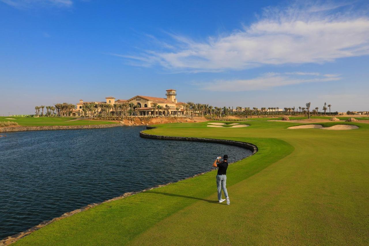 เบย์ ลา ซัน โฮเต็ล แอนด์ มารีนา Hotel King Abdullah Economic City ภายนอก รูปภาพ Golf course at the Emirates Golf Club